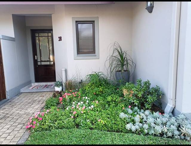 2 BEDROOM TOWNHOUSE FOR SALE IN SIMBITHI ECO ESTATE